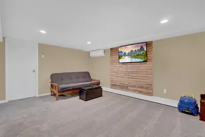 57 Roosevelt Drive, Bethpage, NY 11714 - Photo 16