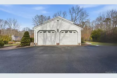 39 Foreston Circle, Manorville, NY 11949 - Photo 6