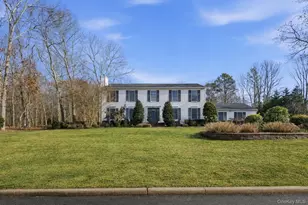 39 Foreston Cir, Manorville, NY 11949 - Photo 2