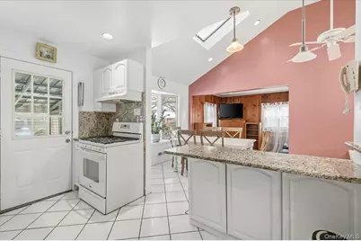 345 Concord Avenue, East Meadow, NY 11554 - Photo 12