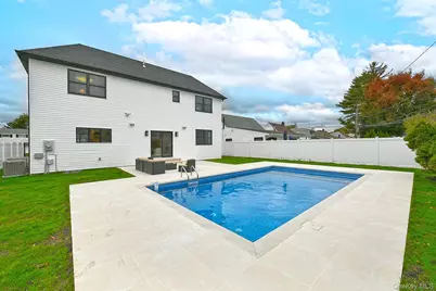 39 Forest Lane, Westbury, NY 11590 - Photo 4