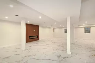 39 Forest Ln, Westbury, NY 11590 - Photo 34