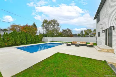 39 Forest Lane, Westbury, NY 11590 - Photo 38