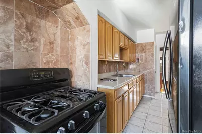 202-07 109th Avenue, Saint Albans, NY 11412 - Photo 12