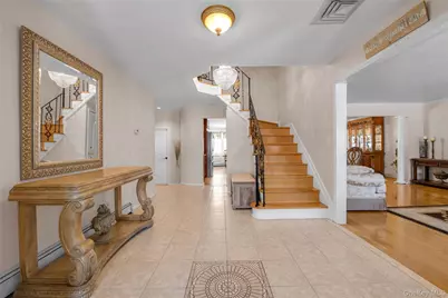 6 Marietta Drive, Westbury, NY 11590 - Photo 4