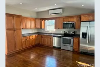 204 Vanderbilt Avenue, Brentwood, NY 11717 - Photo 6