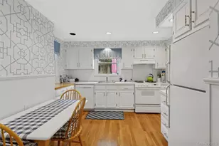 172 Fernwood Terrace, Garden City, NY 11530 - Photo 8