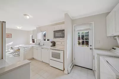 8 Linden Street, Selden, NY 11784 - Photo 6