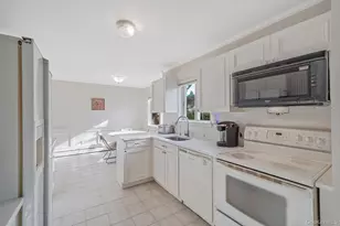 8 Linden St, Selden, NY 11784 - Photo 8