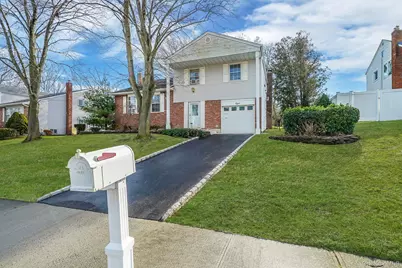 8 Linden Street, Selden, NY 11784 - Photo 2