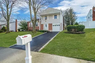 8 Linden St, Selden, NY 11784 - Photo 2