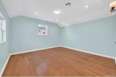 636 Throggs Neck Expressway, Bronx, NY 10465 - Photo 24