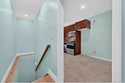 636 Throggs Neck Expressway, Bronx, NY 10465 - Photo 10