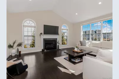 22 E Van Buren Way, Hopewell Junction, NY 12533 - Photo 10