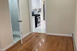 104-81 165th St, Jamaica, NY 11433 - Photo 10