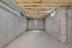 141 Emerson Ave, Floral Park, NY 11001 - Photo 36