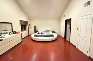 261-05 Bridgewater Ave, Glen Oaks, NY 11004 - Photo 10