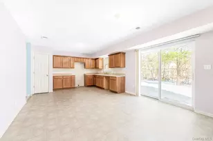 17 Blanchard St, Middletown, NY 10940 - Photo 2