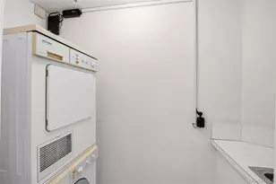 111 Cherry Valley Ave, Garden City, NY 11530 - Photo 16