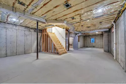 143 Emerson Avenue, Floral Park, NY 11001 - Photo 36