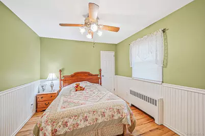 263 Keswick Drive, East Islip, NY 11730 - Photo 20