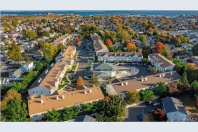 816 Narragansett Villas Drive #816, Lindenhurst, NY 11757 - Photo 6