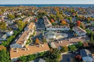 816 Narragansett Villas Dr, Lindenhurst, NY 11757 - Photo 6