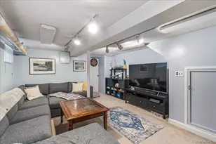92-14 221st St, Queens Village, NY 11428 - Photo 22