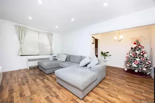 70-07 Park Dr E, Kew Gardens, NY 11367 - Photo 4