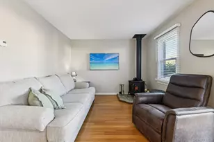 60 Green Ave, Patchogue, NY 11772 - Photo 6