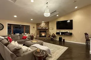 57 Laurel Rd, Lindenhurst, NY 11757 - Photo 2