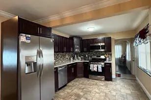 57 Laurel Rd, Lindenhurst, NY 11757 - Photo 10