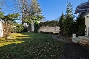 17 Roxbury Rd, Rockville Centre, NY 11570 - Photo 24