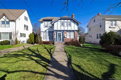 17 Roxbury Road, Rockville Centre, NY 11570 - Photo 1