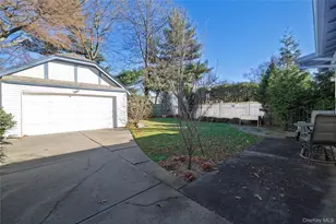 17 Roxbury Rd, Rockville Centre, NY 11570 - Photo 22