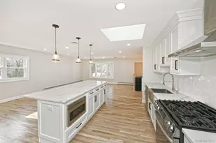 230 Town Line Rd, Commack, NY 11725 - Photo 8