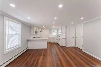 5 Carlton Avenue, Port Washington, NY 11050 - Photo 4