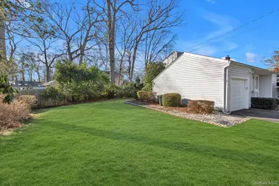 19 Capitol Place, South Huntington, NY 11746 - Photo 22
