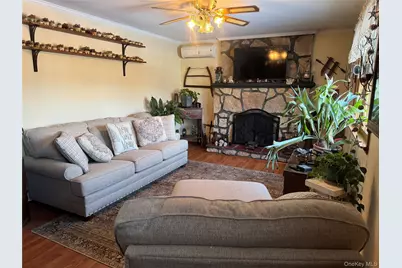 1016 Plains Road, Wallkill, NY 12589 - Photo 2