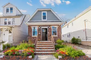 77-10 162nd St, Flushing, NY 11366 - Photo 32