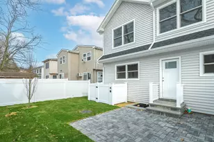 35 B Dunwood Rd, Port Washington, NY 11050 - Photo 32