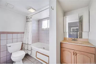 960 Linden Avenue, Westbury, NY 11590 - Photo 24