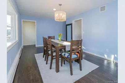 127 Cow Neck Road, Port Washington, NY 11050 - Photo 14