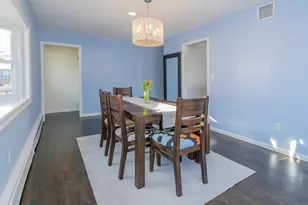 127 Cow Neck Rd, Port Washington, NY 11050 - Photo 14