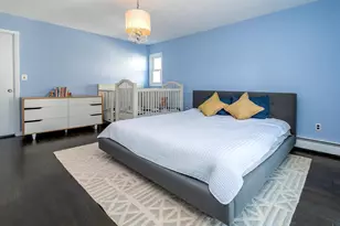 127 Cow Neck Rd, Port Washington, NY 11050 - Photo 16