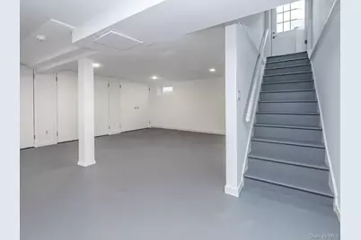 127 Cow Neck Road, Port Washington, NY 11050 - Photo 26