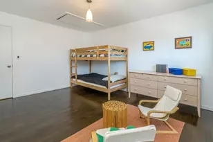 127 Cow Neck Rd, Port Washington, NY 11050 - Photo 20