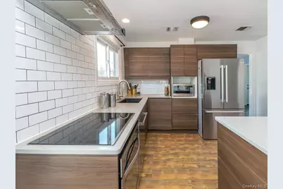 127 Cow Neck Road, Port Washington, NY 11050 - Photo 10