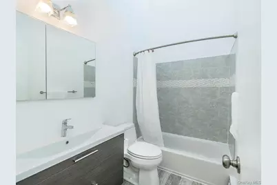 127 Cow Neck Road, Port Washington, NY 11050 - Photo 22