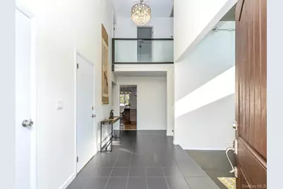 127 Cow Neck Road, Port Washington, NY 11050 - Photo 2